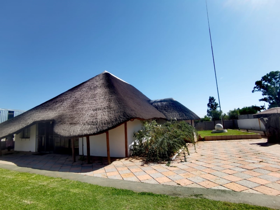 Commercial Property for Sale in Kroondal North West